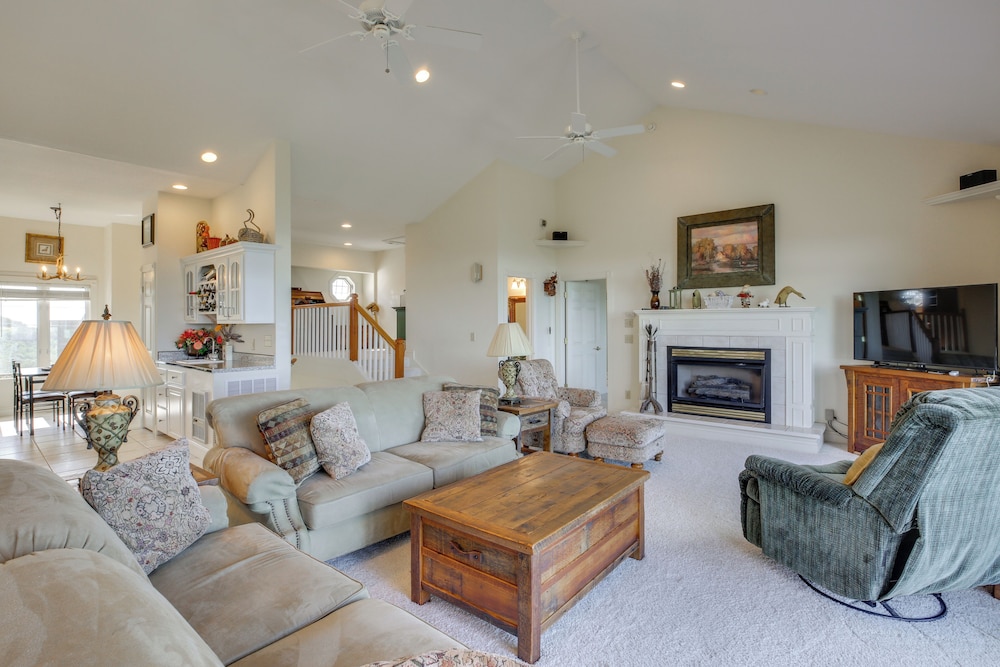 Beech Mtn Views, Next to Ski Resort: Home w/ Decks