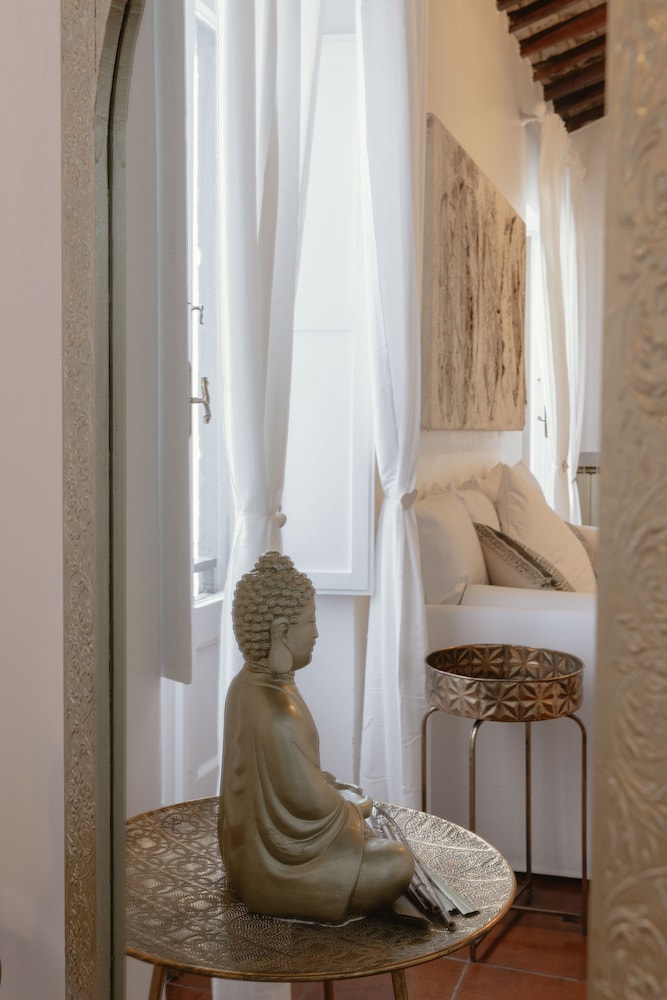 Navona Home