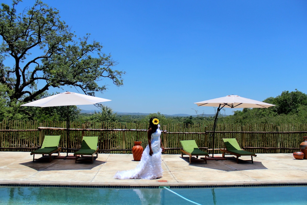 Nahakwe Lodge