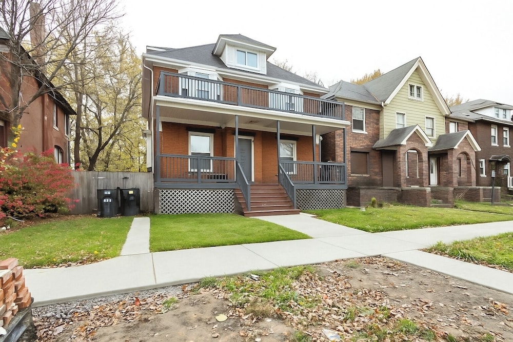Detroit 6BR House Wifi, Parking, Pet Friendly