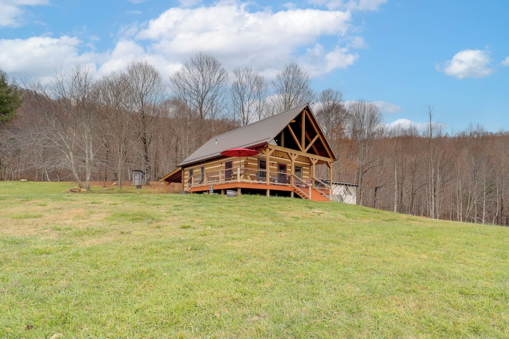 Hike, Ski & More: Blue Ridge Mountain Escape