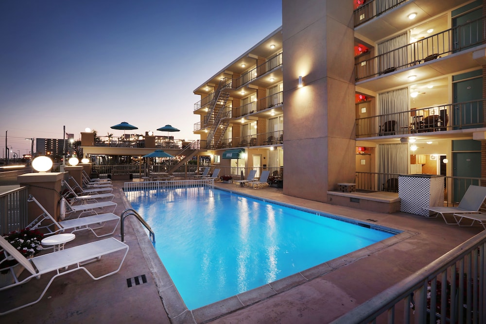 Aquarius Oceanfront Inn