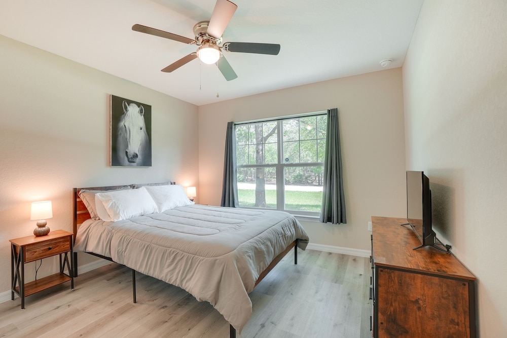 Pet-friendly Home w/ Fenced Yard in Dunnellon