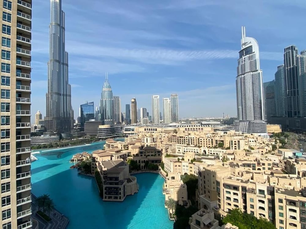 Durrani Homes - The Residences 5BR Besides Dubai Mall with Burjkhalifa and Fountain view