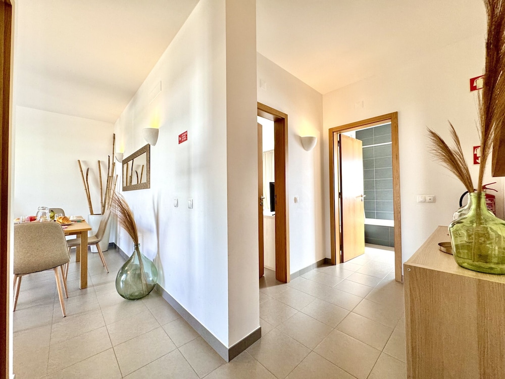 P RA SEA View With Pool by Homing