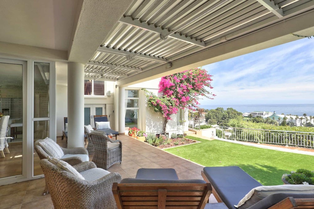 Camps Bay Home w Pool Garden Sea View Tree Villa