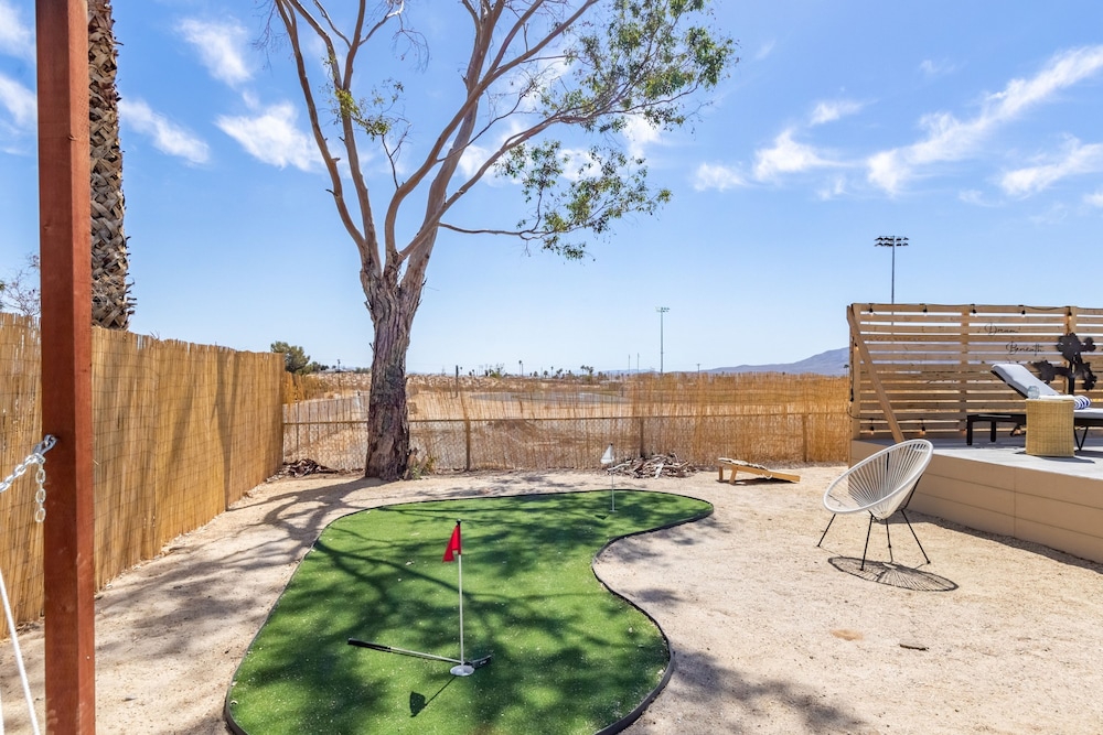 Carmella by Avantstay Modern Jtree Home w Large Outdoor Area