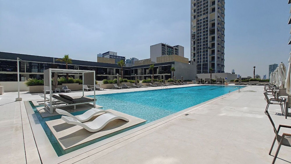 Vogue | Binghatti Corner JVC-7mins Sky Dubai 3 mins Cirle Mall Brand New