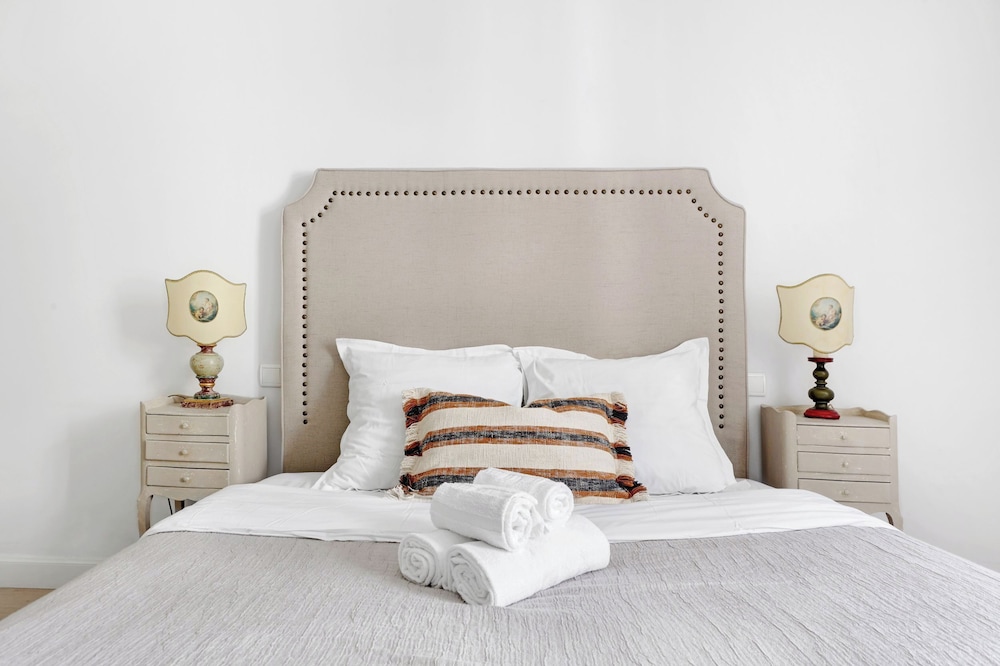 Stylish 2BR Near Faubourg Saint-Honoré