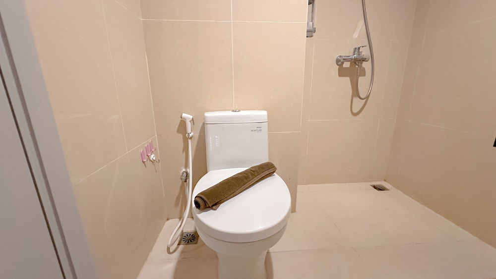 Comfortable Living And Best Location 1Br At Grand Sungkono Lagoon Apartment