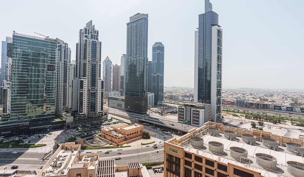 Downtown 2BR | Walk to Burj Khalifa + Dubai Mall