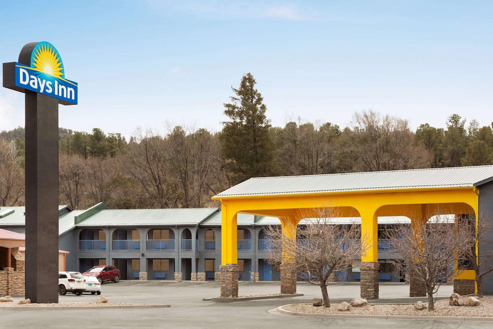 Hotel Days Inn by Wyndham Ruidoso Downs - Image 1