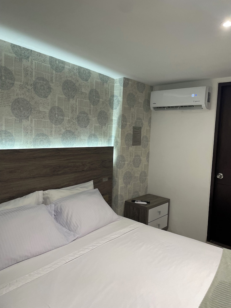 Luxury Liv Limonar
