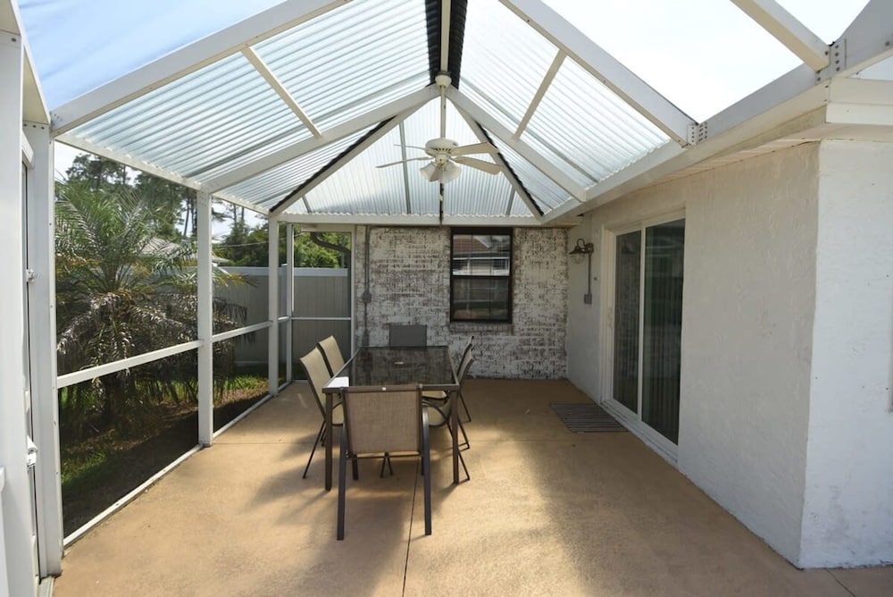 Hidden Oasis Spacious Home With Salt Water Heated Pool Hot Tub Fenced Yard Pets are Welcome