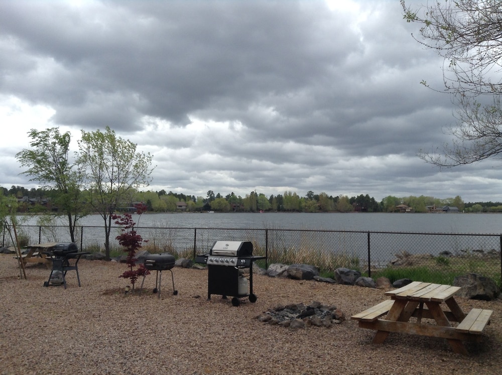 Rainbow's End Resort on Rainbow Lake
