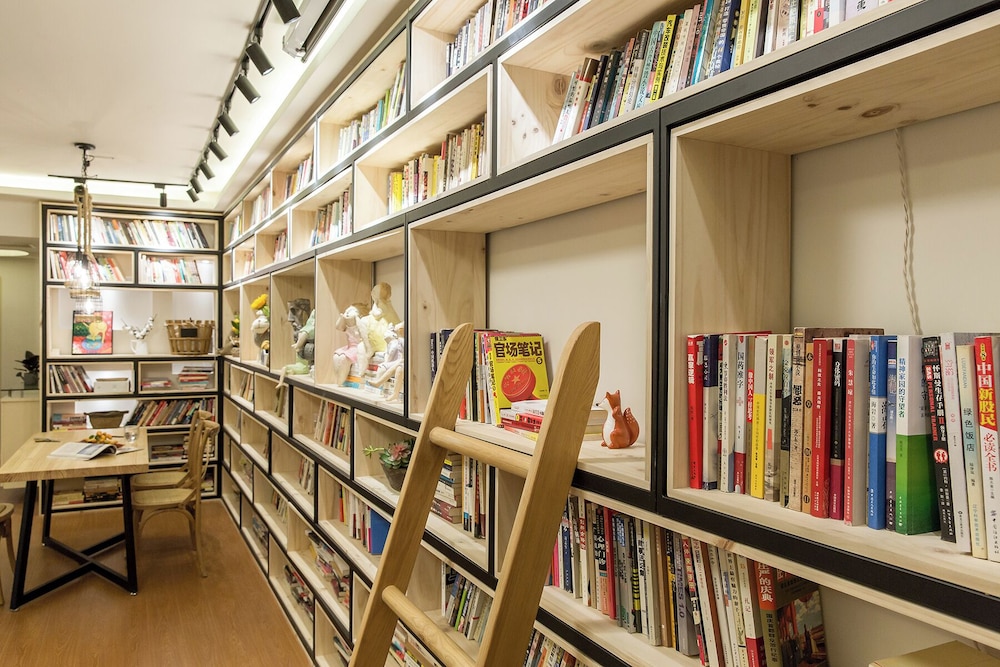 Book and Bed-People's Square