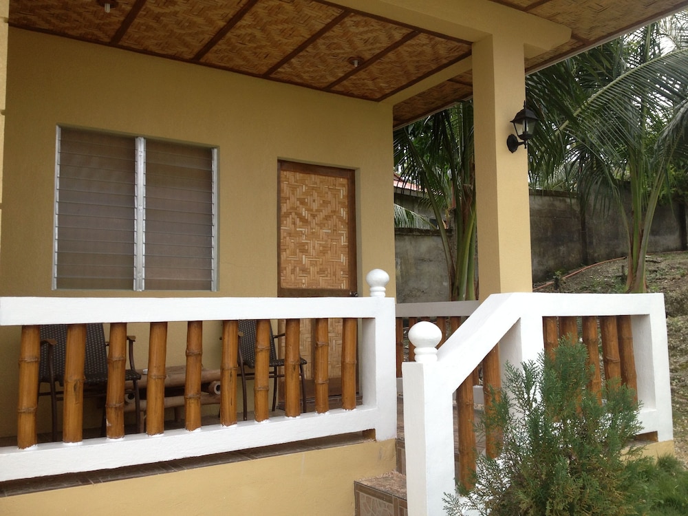 Moalboal Beach Resort