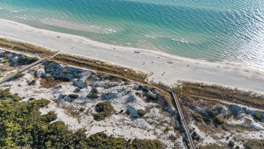 The Palmetto Blue by Avantstay Steps to Beach, Ocean Views