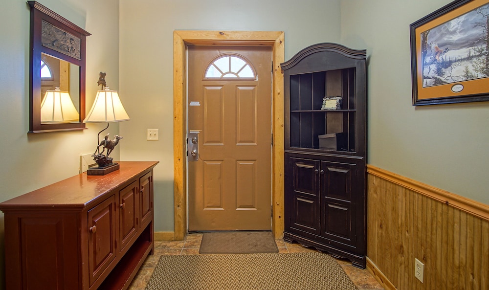 Loggers Run #7: 5 Bedrooms, 3.5 Bath: Slope Side. Overlooks The Ski Trail !