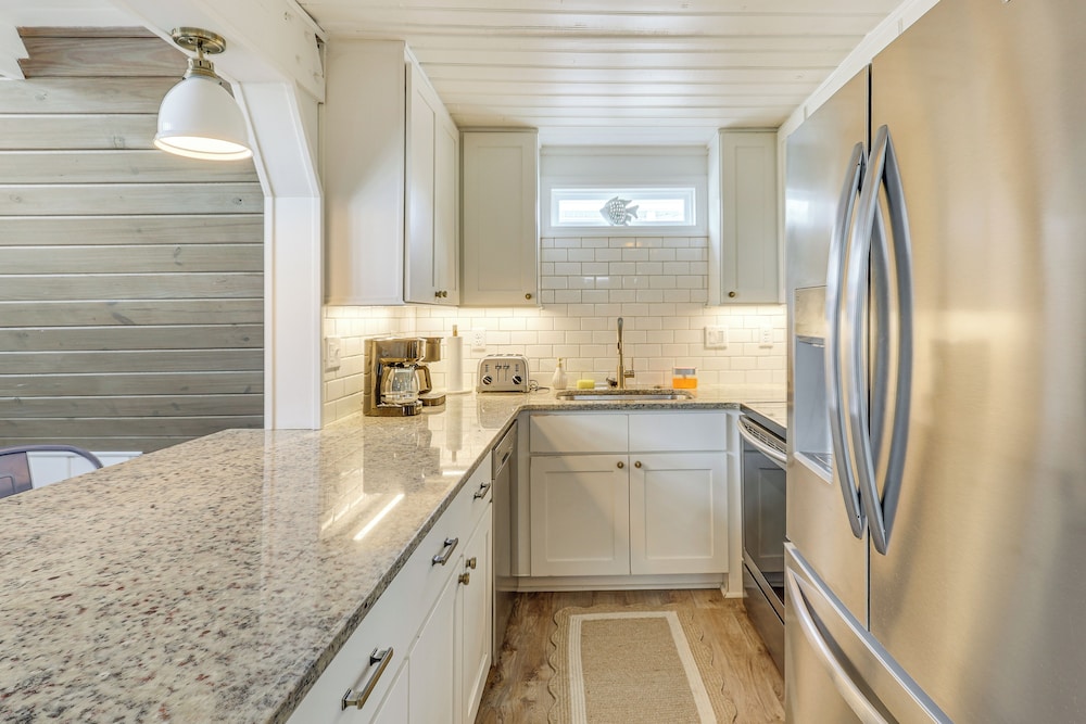 Unique A-frame Beach House: 'the Beacon at Oib'