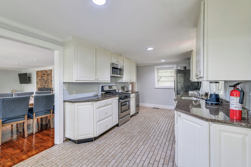Pool & Deck: Pond-view Getaway in Newnan!