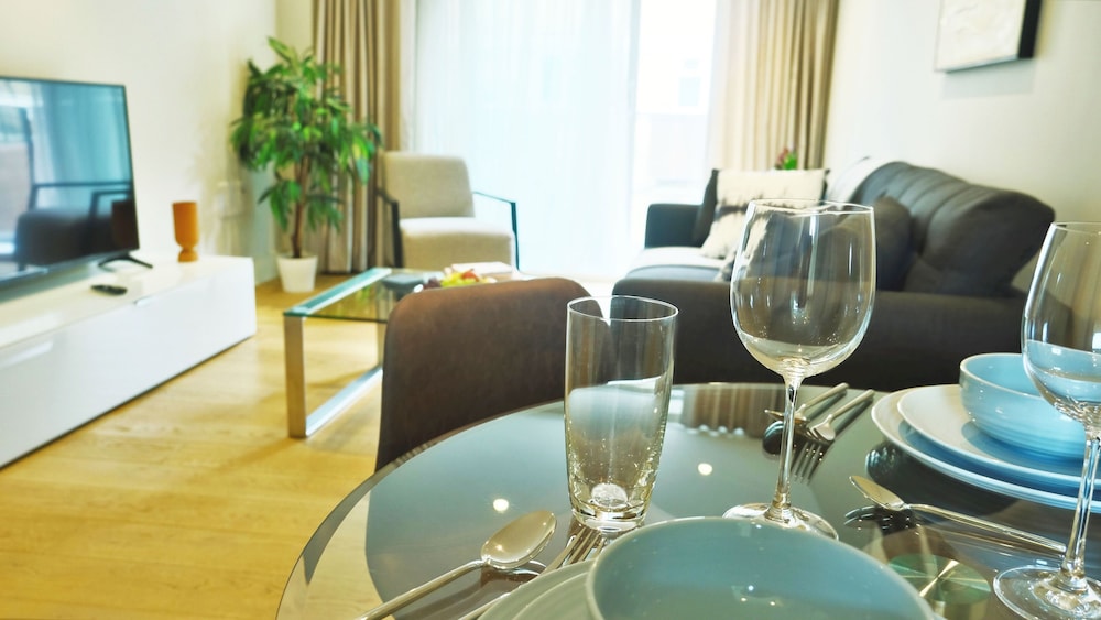 Accomodo London Southbank - Spacious & Elegant Apartments near Big Ben & London Eye