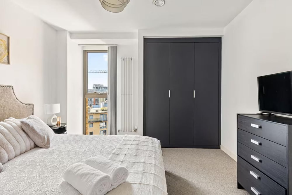 London Gateway Apartment
