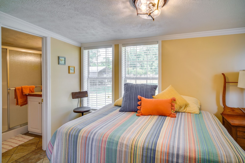 Lakefront Jonesville Cabin w/ Dock  Fire Pit! - Property Image 26