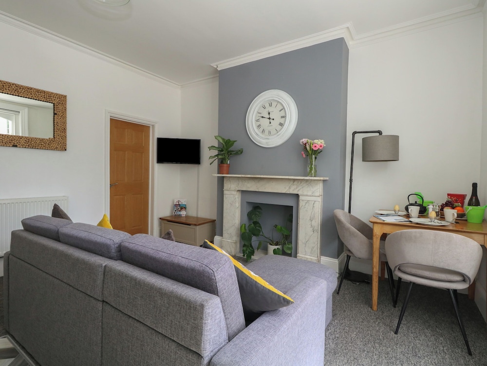 Flat 2 - Studland