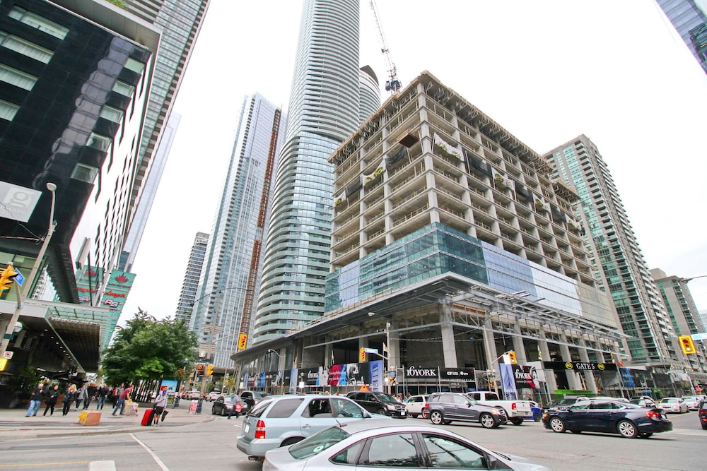High-Rise Junior 2Br Condo downtown