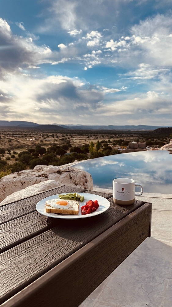 The Sanctuary at Sacred Mesa-infinity Pool-sedona