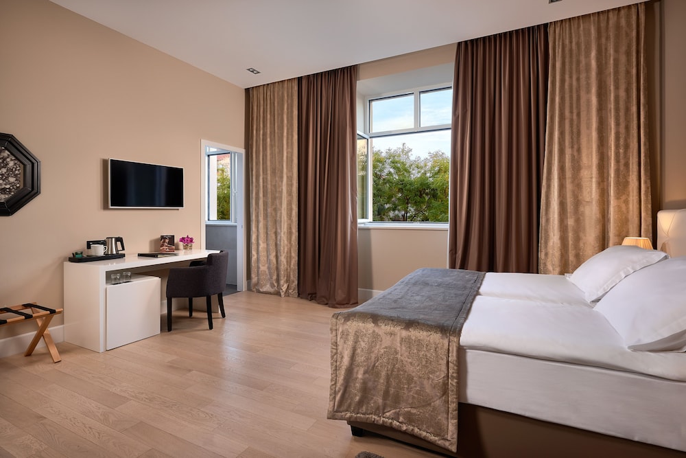 Cornaro Hotel 38