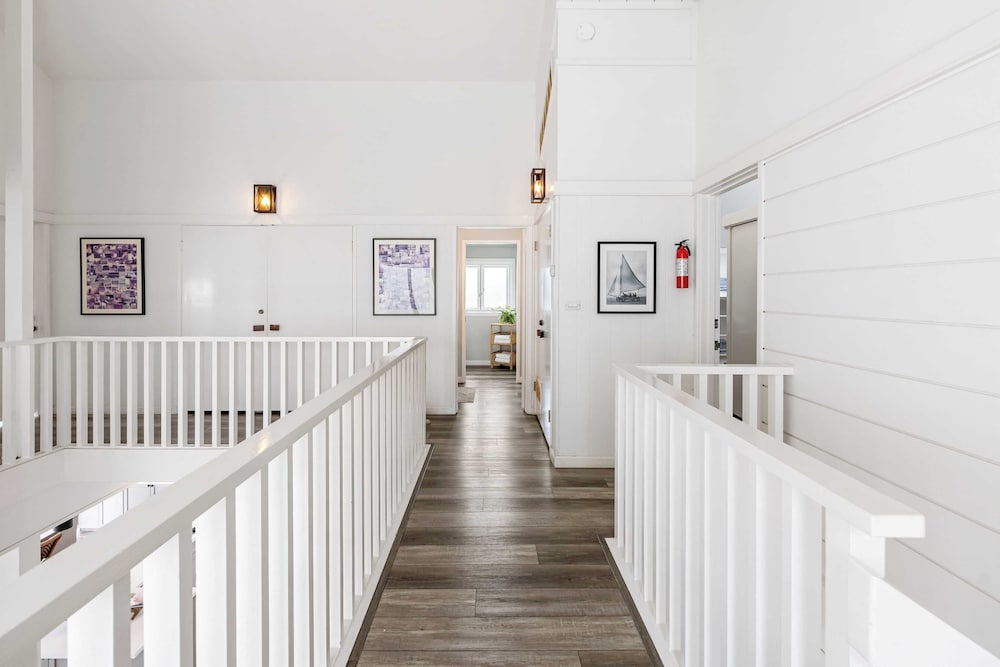 Unbeatable Beachfront Bliss w/ Ocean Views, Luxe Interiors & Patio Beach Road