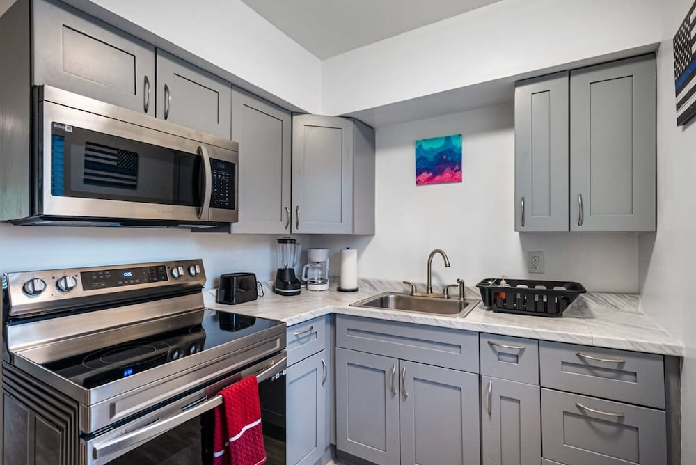 Quiet Miami Oasis Fast Wi-fi Free Parking