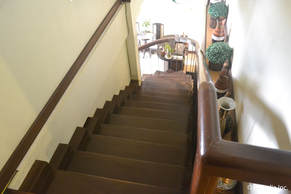 Twin Pines Suites