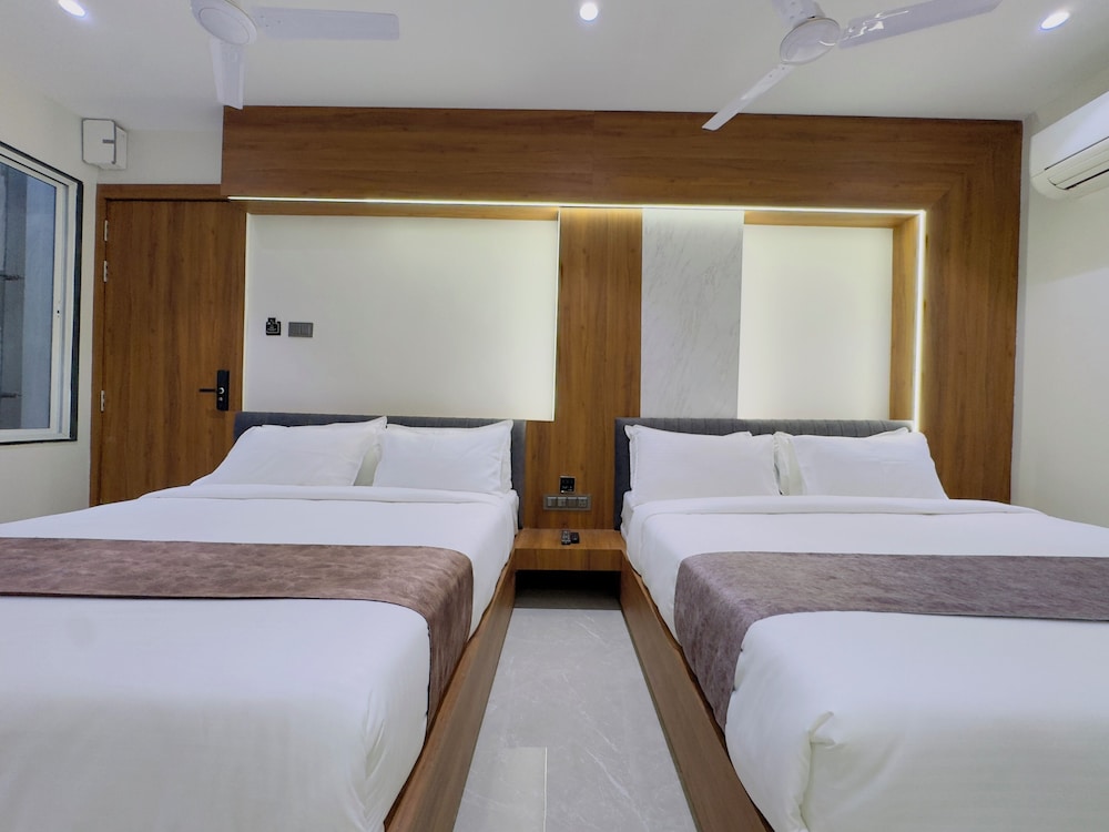 Travinities Hotel Avni Palace