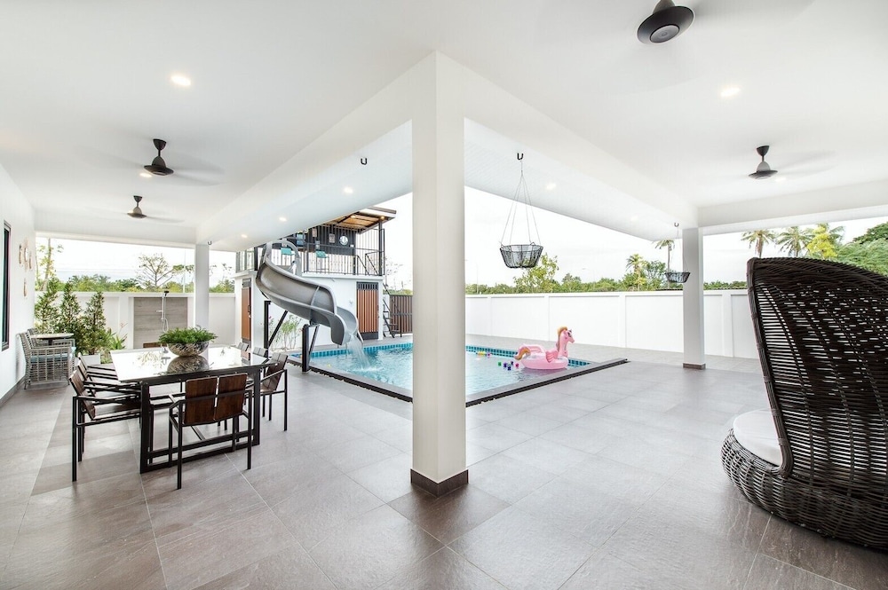 Full moon Bay hua hin Cha-am