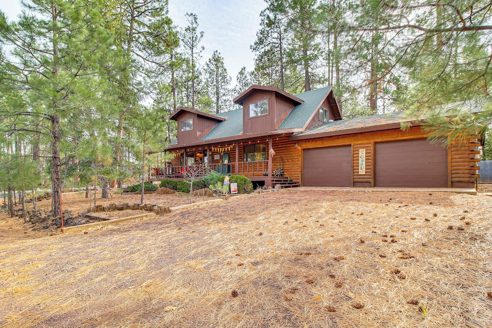 5 Mi to Woodland Lake Park: Cabin in Pinetop!