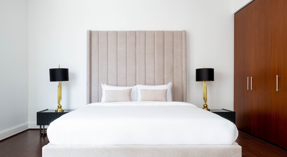 LUX - Ultimate Marina View Deluxe Suite