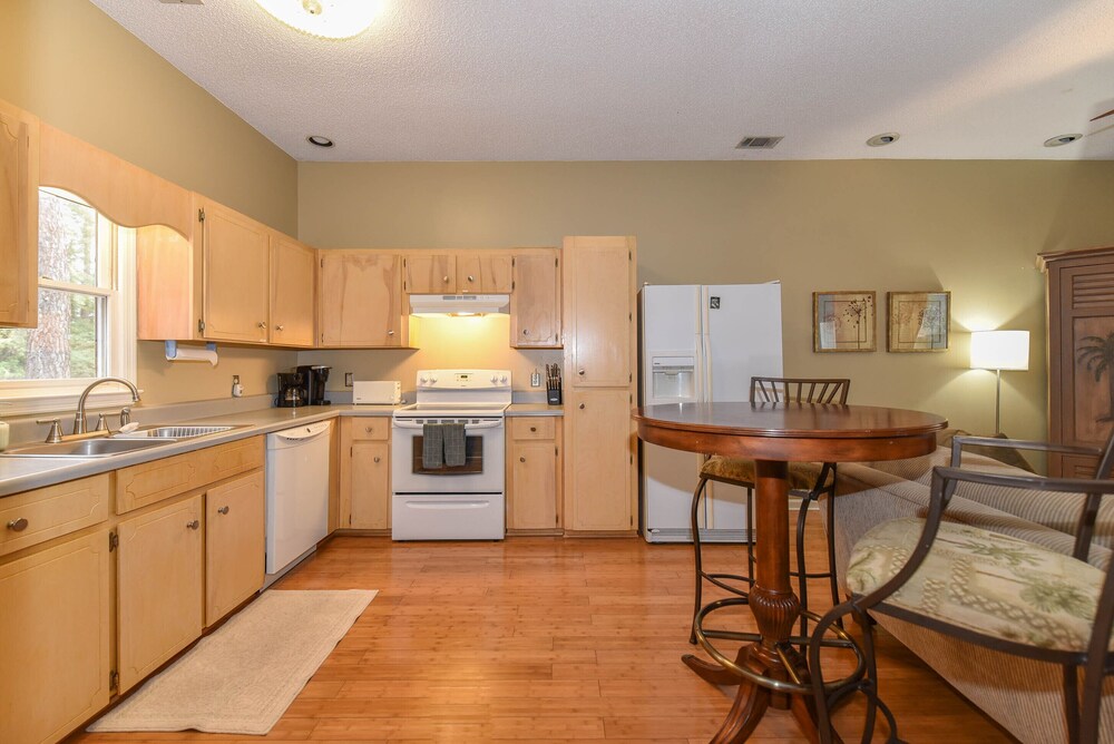 Quiet Coastal Home Savannah Ft Stewart GA