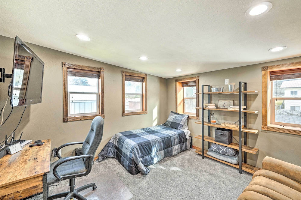Kooskia Sanctuary w/ Patio, Fire Pit & Grill! view 3