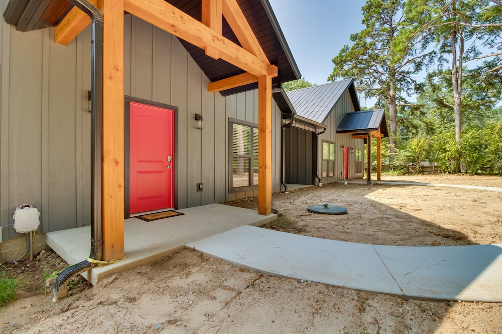 Modern Norfork River Cabin Rental w/ Shared Dock! view 5