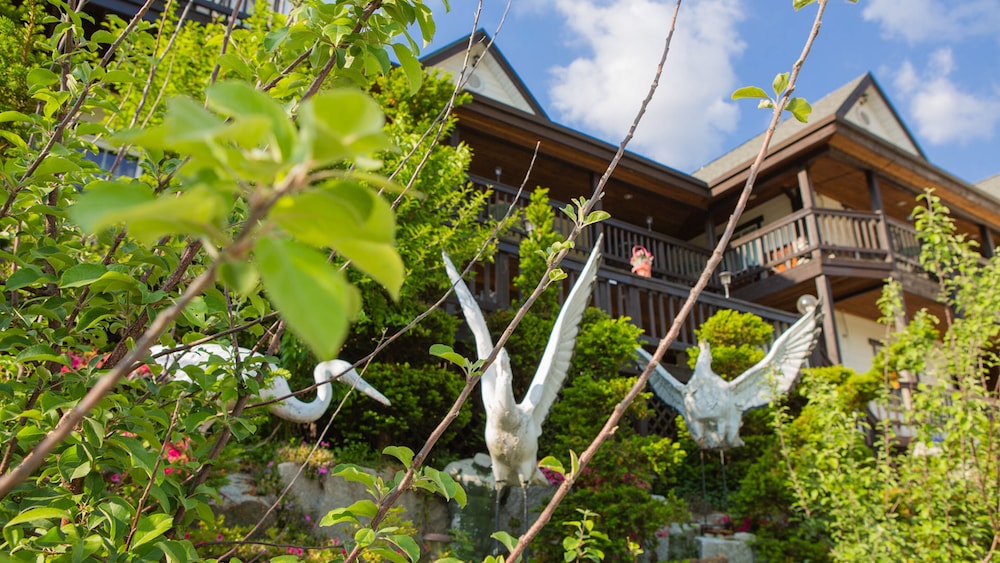 Muju Cherish Pension