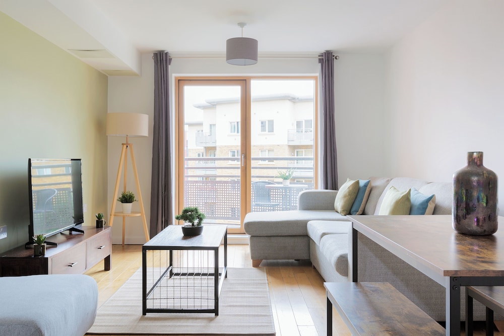 Modern Apartment in Bow
