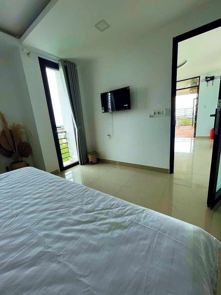TORI HOMESTAY