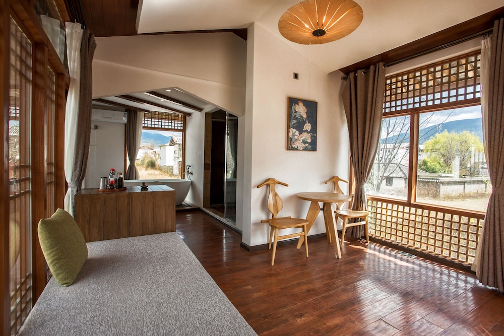 Yunzhong Baisha Lijiang Inn