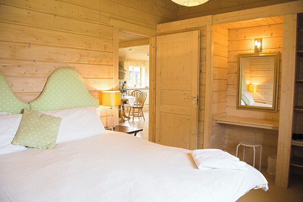 Skylark Lodge