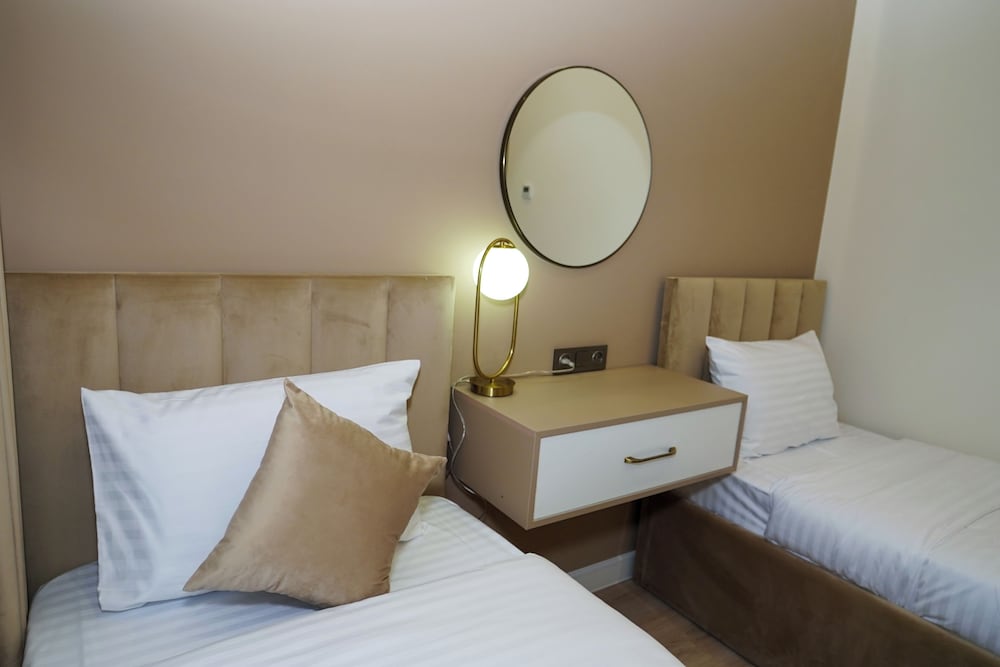 B&M BOUTIQUE HOTEL
