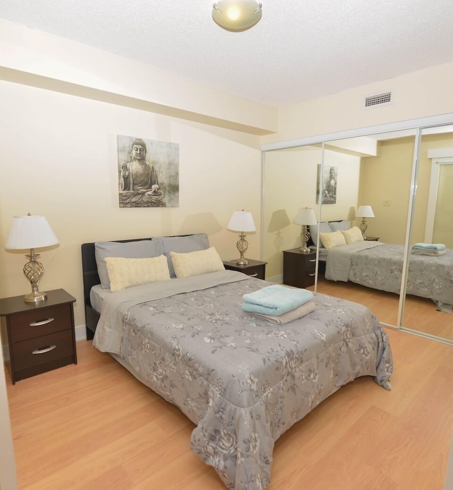 Sarkar Suites - Blue Jays Way - Image 4