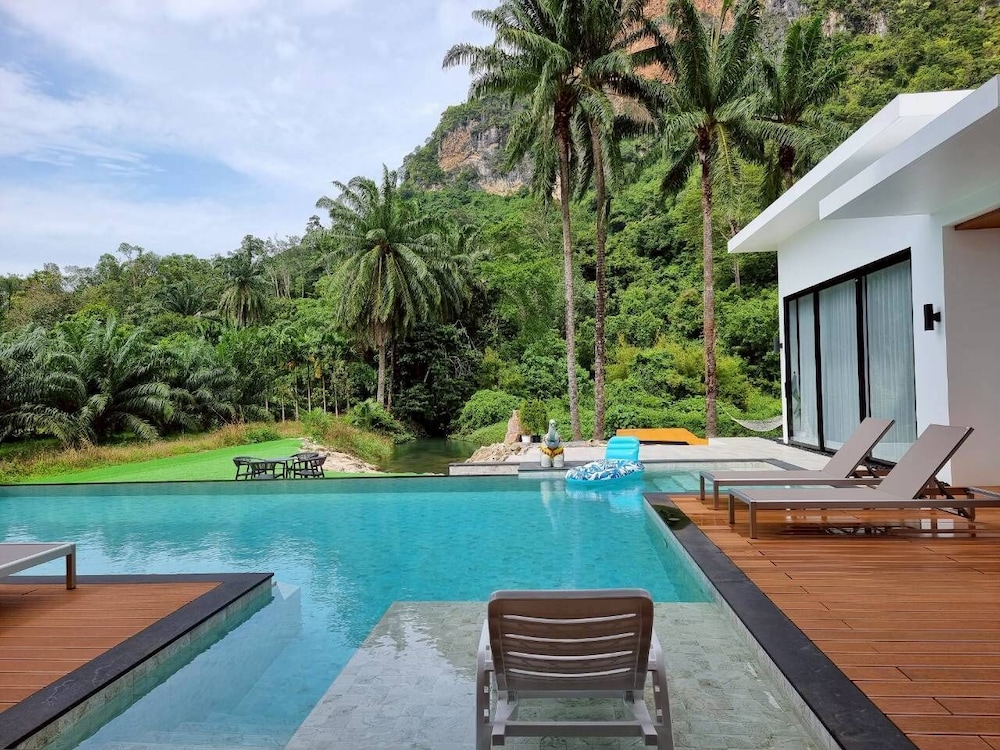 Red Cheek Mountain Villa